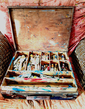 Valigetta porta quadri in legno con molti vecchi dipinti ad olio scatola antica 5,5 chili