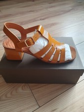 Chie Mihara Otawa sandalo con