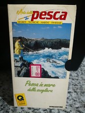 Pesca in mare dalla scogliera
