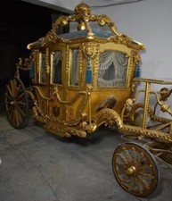 Carrozza trainata da cavalli
