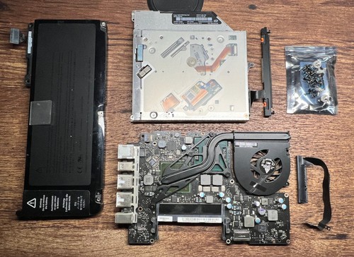 Apple 2010 a1342 - 13",