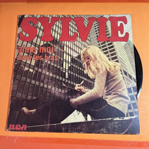 Sylvie aime moi - moi, bras