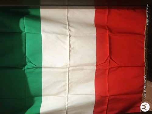 Bandiera italia tricolore - italia,