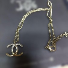 Collana con ciondolo logo
