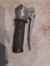 Leva corpo farfallato