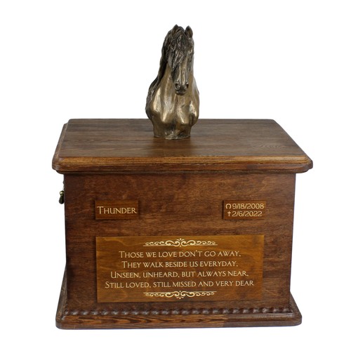 Cavallo frisone urna in - cavallo,