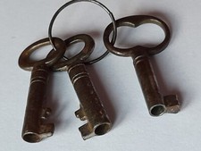 TRE PICCOLE CHIAVI