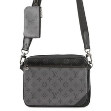 LOUIS VUITTON Trio Messenger