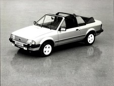 Foto Auto, Ford Escort Cabrio con capote aperta - 10773224