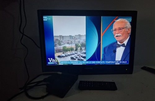 Monitor toshiba lcd - tv, 22"