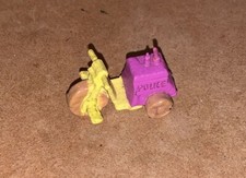 Sorpresine Extra Kinder, Tombola Egg | The Flinstones, Bedrock tm Police Trike