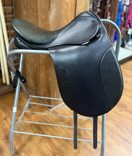 Sella per cavallo da dressage