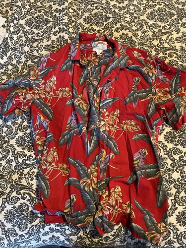 Camicia floreale hawaiana