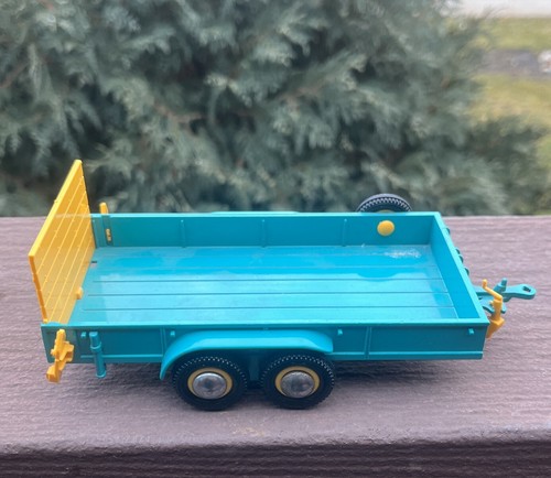 1981 britains farm yard - 1981,