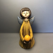 Lene Thun Angelo in abito a