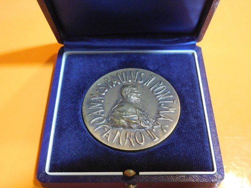 Vaticano medaglia papa