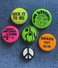 N.O.S. Collezione pinback anni