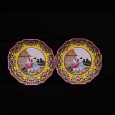 Coppia di piatti figure