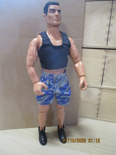Action man personaggio con - man,