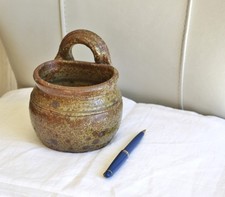 pot à suspendre céramique ancien signé BAUDAT (Guy) sur le côté - ht tot 14 cm