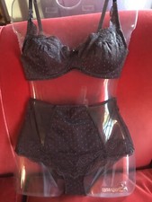 yamamay N.3 pezzi un reggiseno + due culotte in pizzo e voile marrone.Taglia 2/3