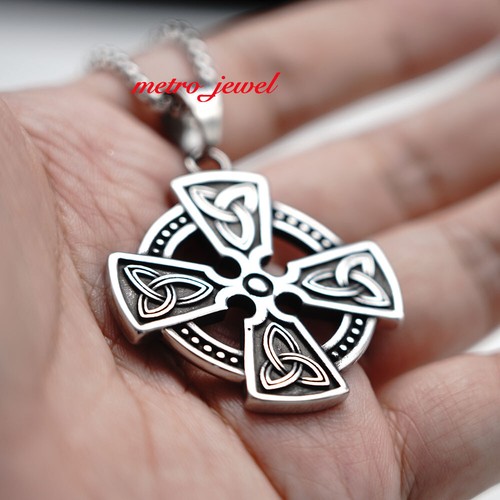 Collana con ciondolo croce