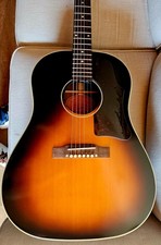 Chitarra acustica elettrificata Epiphone j-45 avs