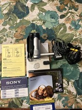 Sony Handycam DCR-DVD106E APERTO MAI USATO,CON SCATOLA,ACCESSORI VARI ANNO 2007