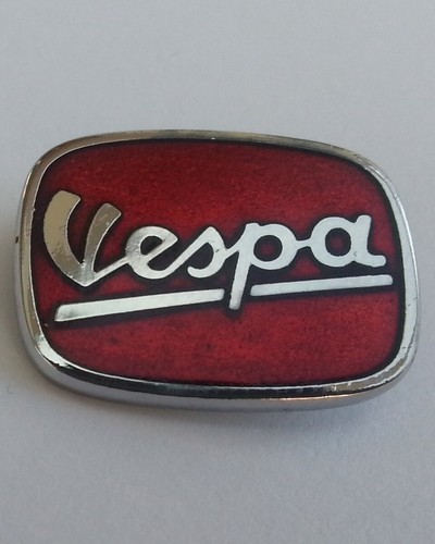 Vespa enamel lapel pin badge - pin,