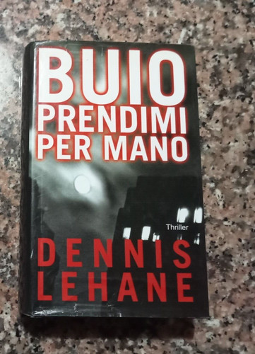 Buio prendimi per - , mano-dennis