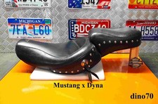 Harley Davidson sella a 2 posti comfort con borchie e con concho MUSTANG x  Dyna