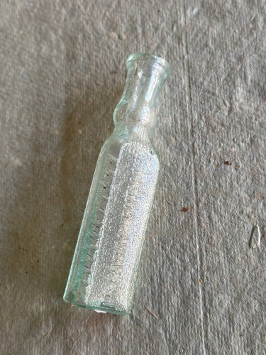 Bottiglia triangolo farmacia
