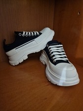 Alexander McQueen Tread Slick Sneakers Donna Uomo Nero/Bianco – Taglia 37 