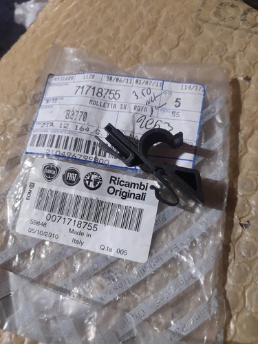 Fermo cappelliera alfa 147 - ,