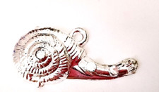 kinder,maraja',nestlè,patatine sancarlo 70s sorpresina ciondolo lumaca