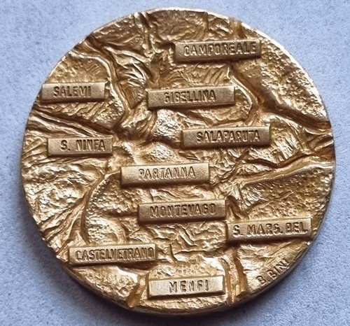 Medaglia dorata croce - medaglia,