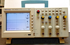 TEKTRONIX TDS 1002B 2x60MHZ 1GS/s DIGITAL STORAGE OSCILLOSCOPE  PORTABLE