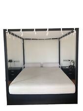 Camera da Letto design Con Letto a Baldacchino Matrimoniale  Minimalista