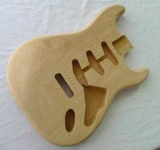 Corpo chitarra Strat Stratocaster 2 pz ontano giunto centrale incompiuto 1,89 kg