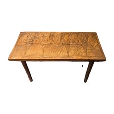 Tavolo in legno arte tribale