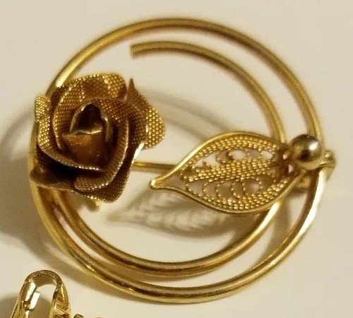 Spilla rosa filigrana cerchio