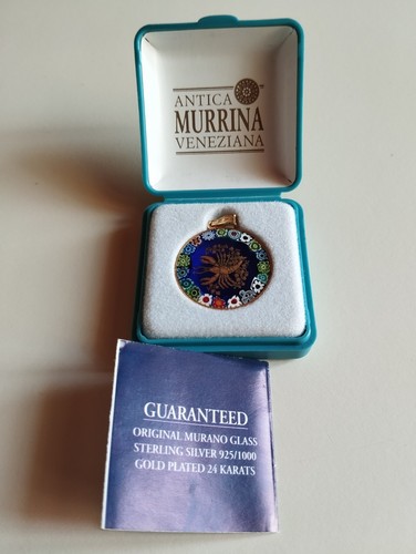 Ciondolo murrina con - con, segno