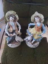 2 STATUETTA  IN CAPO DI MONTE (N) ERANO USATE COME SOPRAMMOBILE)