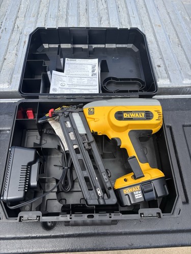 Chiodatrice dewalt dc618 18v - dc618,