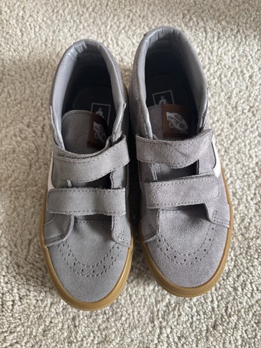 Sneaker vans off the wall - sneaker,