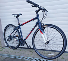Bicicletta ibrida Cannondale Quick 4 con telaio in alluminio da 17,5" e 27 marce