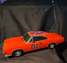 2005 Dukes Of Hazzard General Lee caricatore auto radiocomandata scala 1/18 Malibu International