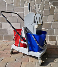 AB1- CARRELLO PULIZIE LT.32  2 VASCHE, STRIZZATORE, MANIGLIA, + MOCIO + Cartello