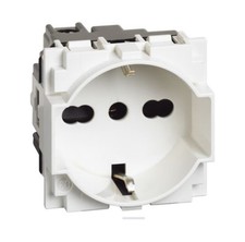 Bticino KW4140A16 - Presa standard Italia P40 2P+T 10/16A 250Vac , Living Now
