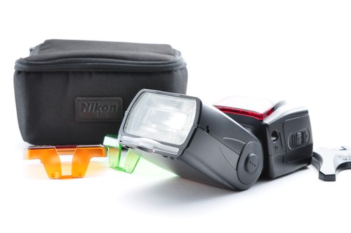 Nikon speedlight 700 - sb-700, near